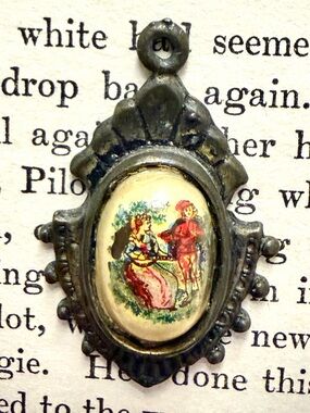 VTG  romantic miniature pendant french pastoral courting couple old world charm